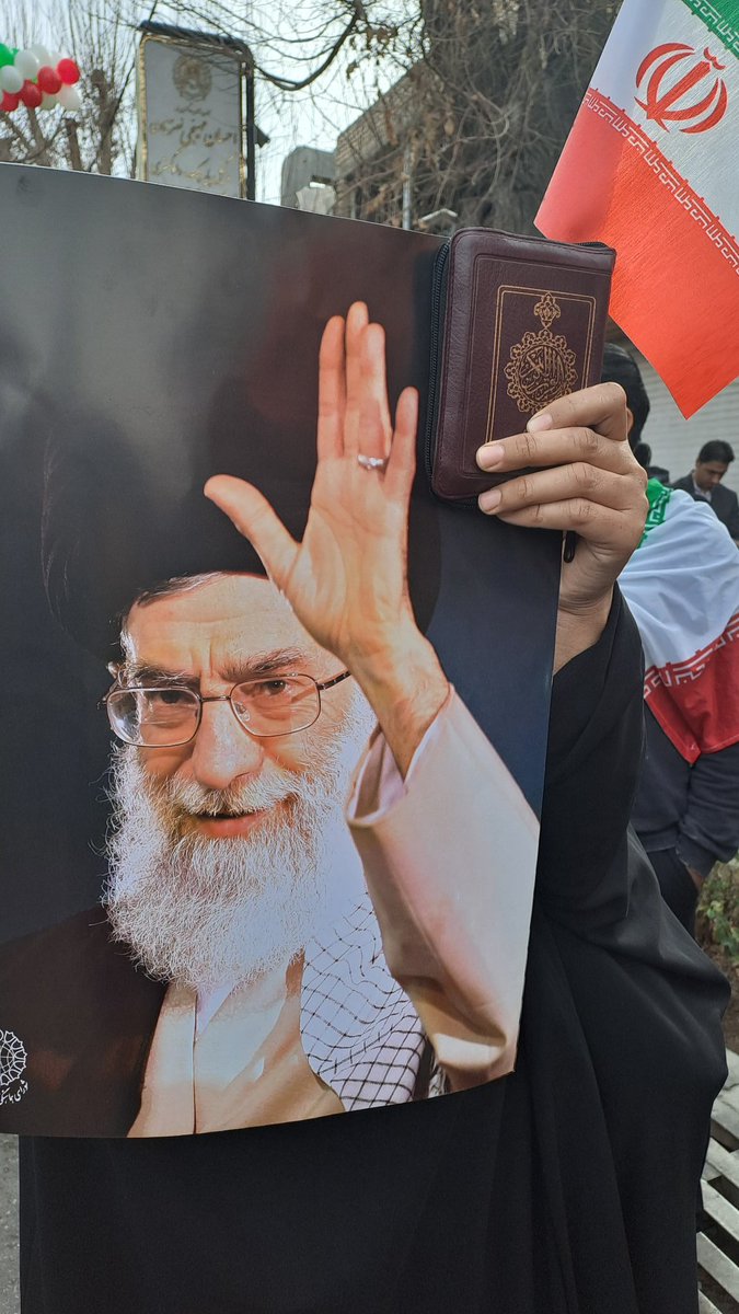 با قرآن آمدم
با پرچم کشورم آمدم
با تمام وجودم آمده ام
#فتح_الفتوح 
#فتح_بزرگ