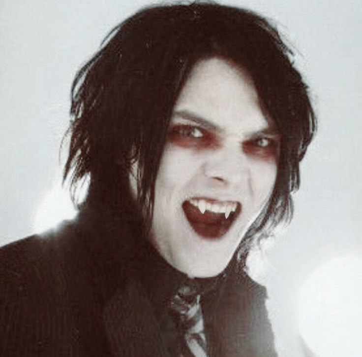 alelvsmcr's tweet photo. vampires will never hurt you https://t.co/0WRceVCczC