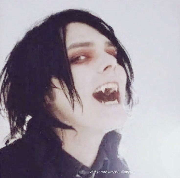 alelvsmcr's tweet photo. vampires will never hurt you https://t.co/0WRceVCczC