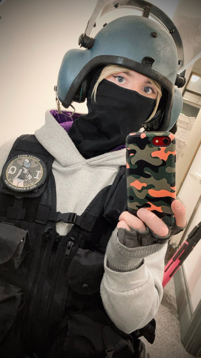 flowerwoolf's tweet image. Ready for deployment. 🫡
#RainbowSixSiege #R6 #Cosplay #R6Community #IQ