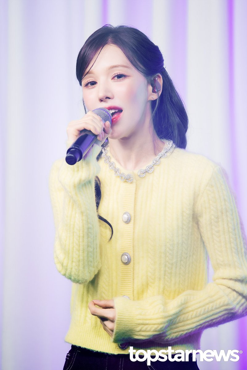 [HD포토] 레드벨벳 웬디, ‘꿈 같은 비주얼…Daydream’ (서울갤러리 개관 기념 특별 공연) #웬디 #WENDY #레드벨벳 #RedVelvet #서울갤러리 #축하공연 #프리뷰 topstarnews.net/news/articleVi… <- Original Photo