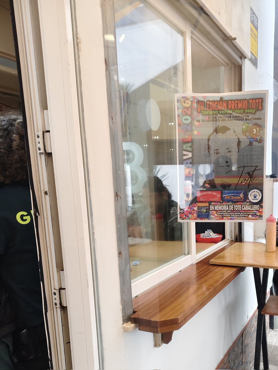 En el Bar Citroën, Zona Franca, junto al Subsector de Tráfico de la Guardia Civil también hemos colocado el cartel del Premio TOTE a los Valores humanos en la cantera del carnaval de Cádiz para que lo vean nuestros Compañeros con su cafelito antes de salir de servicio 💚💚.