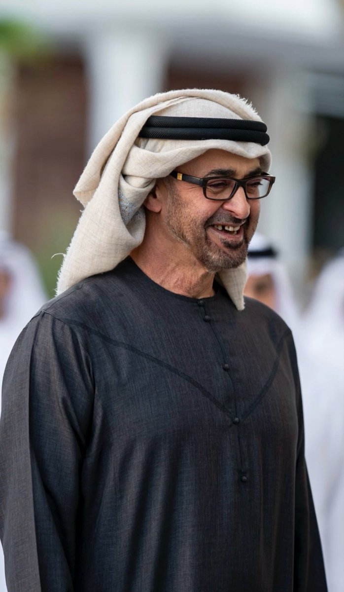 Taleb8888's tweet photo. تضحك ومن ضحكتك تضحك لنا الحياة
أضحك عسى الضحكه في وجهك مـا تغيب🤍

#محمد_بن_زايد https://t.co/Xe0e3e6q98