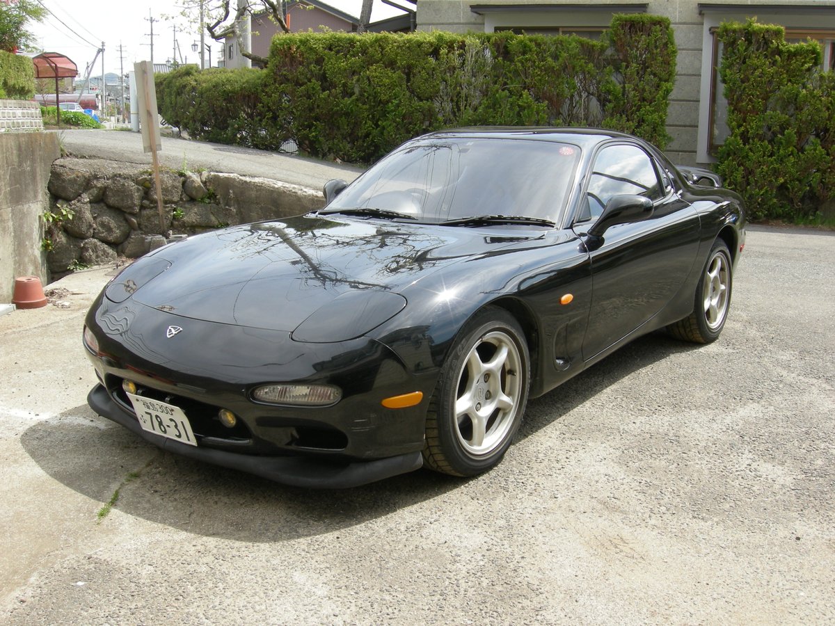 shenrin_chan's tweet photo. #あなたは車を親に見せらられますか
僕「そろそろ落ち着こうと1300ccで4人乗りの普通車買ってきたわ」
父「あたりめぇだあんな車（カプチーノ）捨ててこい。……そうか1300ccなら落ち着いたな」
父「」 https://t.co/wDWTA6eXxg