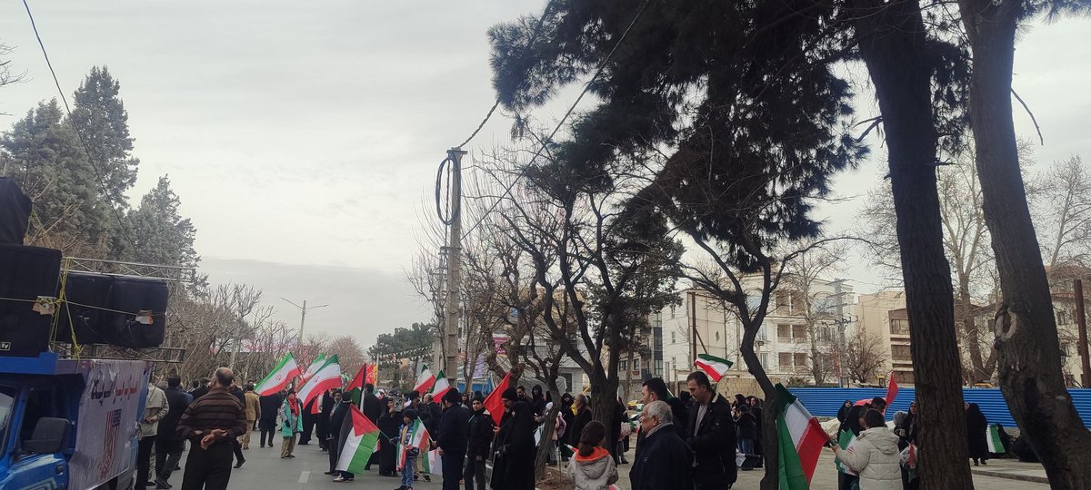 اندک اندک جمع مستان برای #فتح_بزرگ می رسند...
#ایستاده_برای_ایران