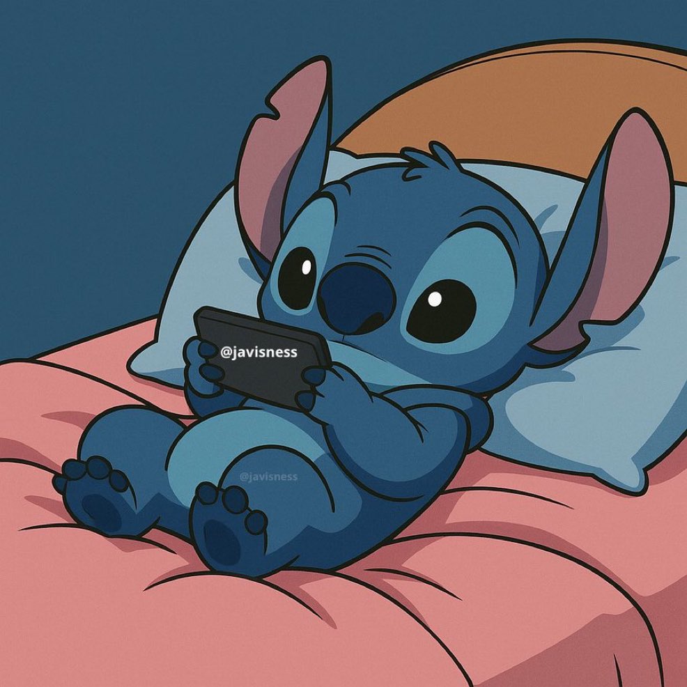 Javisness's tweet photo. Yo en la noche viendo los tiktoks que no vi en todo el día https://t.co/ZWup6QdEJw