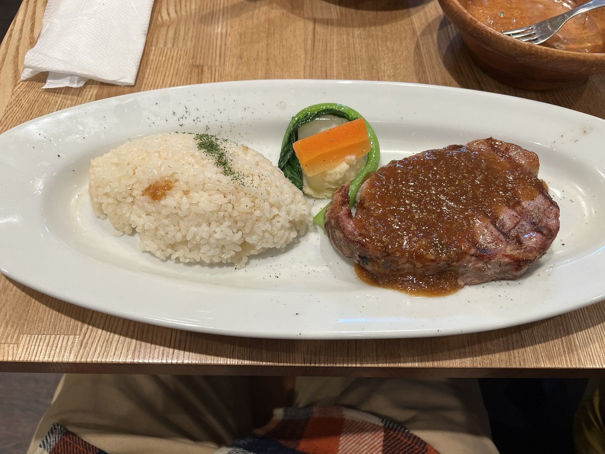 さてベートーベンでも弾きに行くか
来た

朝からやっててお腹空いたから昼ご飯にがっつり肉食べちゃったらむちゃ眠いけどがんばる