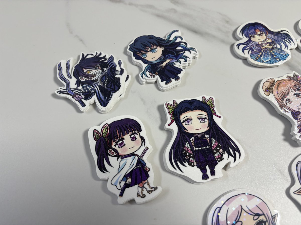 항상 저의 SD 그림을 조각 스티커로 이쁘게 뽑아주셔서 감사합니다! 마감이 늦어 방문 수령할 생각으로 뒤늦게 추가 주문했는데도 불구하고 먼저 주문했던 스티커와 합배송해서 보내주셨습니다. 정말 감사합니다✨🙏

#블랭커팩토리 #조각스티커제작 #굿즈제작 #조각스티커