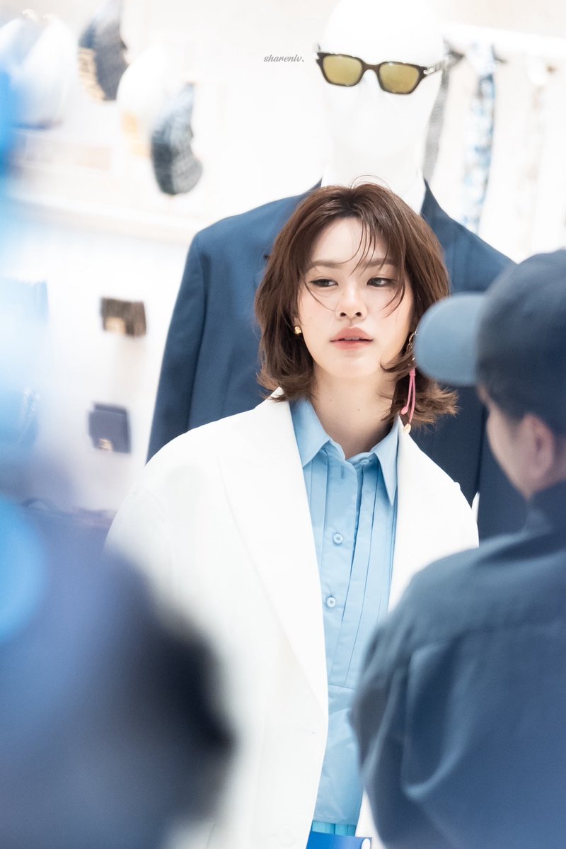 ShareNlv's tweet image. ขาวสะอาดมาก

#Emiamily