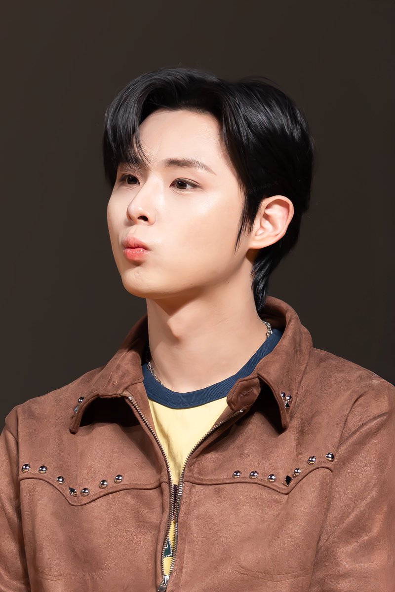 🧡´･₃･`🤎

#전민규 #민규 #MINGYU #DKZ #디케이지