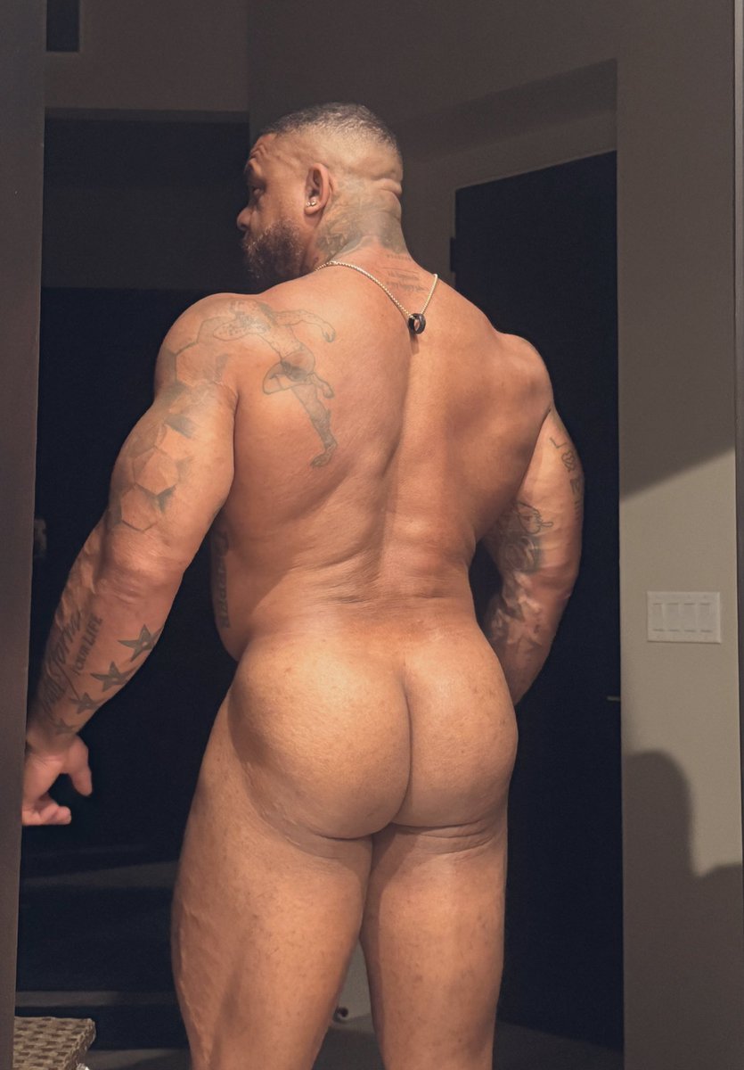 ShaunT's tweet photo. At this point it’s just too much!? https://t.co/kHsp88WJ1E