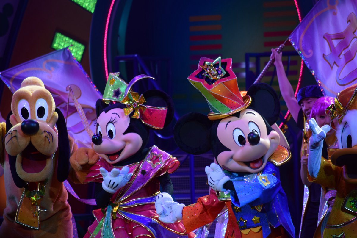 Disney_32R's tweet photo. ←左がカメラ使いたての約2年前
→右が昨日

紫照明に何度苦戦したことか笑
そして設定とか勉強して成長できたきっかけが、クラビだったからそんなショーが終わっちゃうってなるとやっぱり寂しいな😭 https://t.co/VyRlkCJVyj