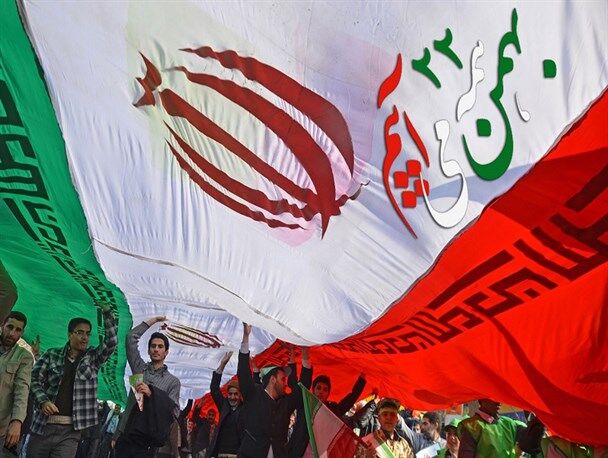 همه می آییم...
امروز روز مأیوس کردن دشمن است
#فتح_بزرگ
 #ایستاده_برای_ایران