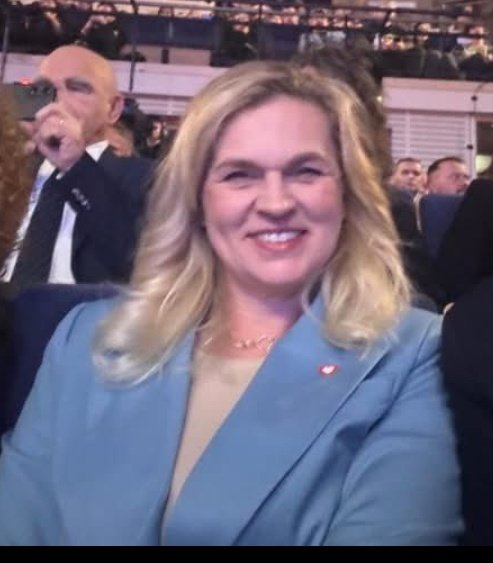 Z cyklu....znajdź różnice.
Baśka wczoraj i dziś😂