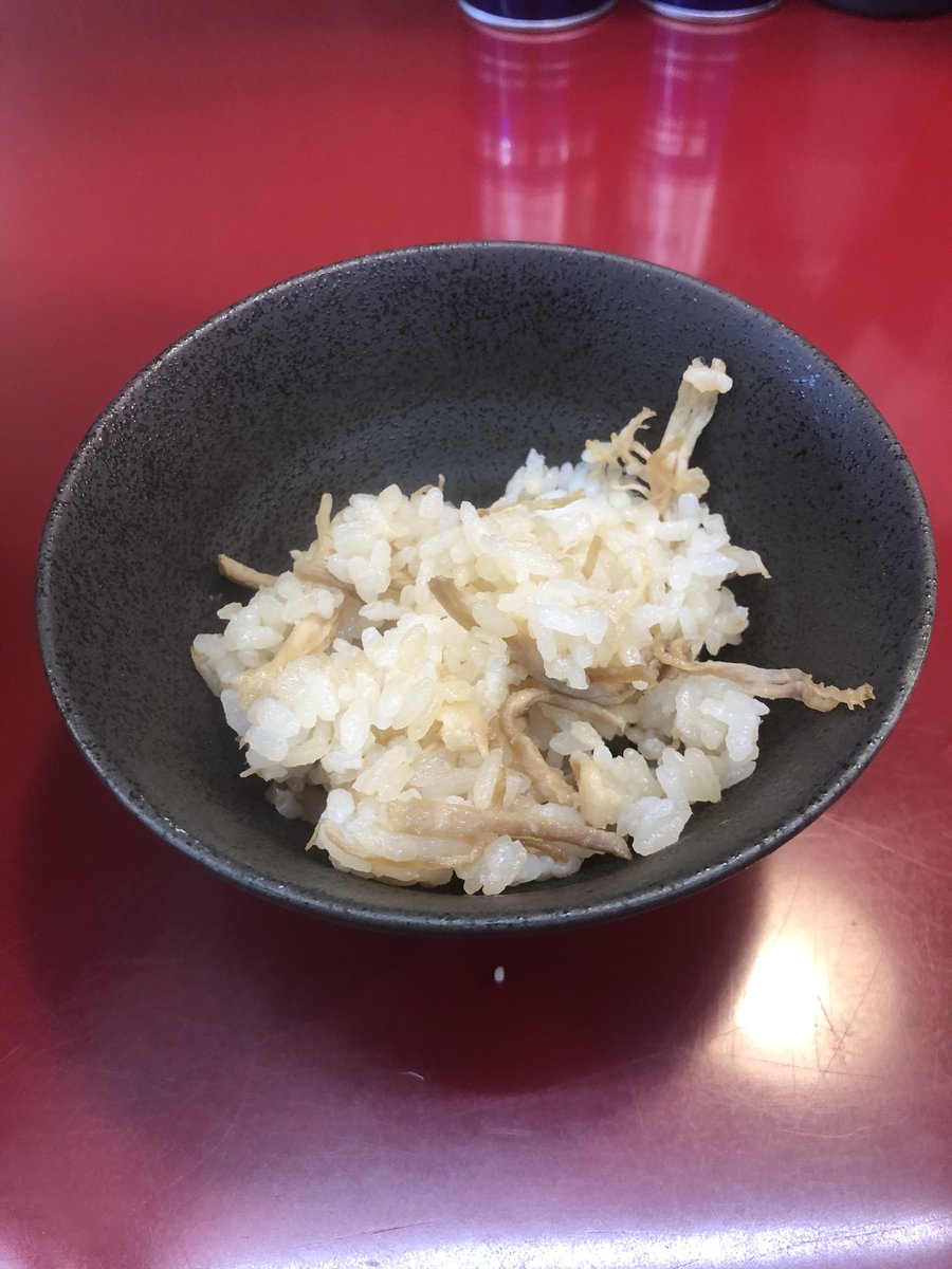 tong_tong_mn4's tweet photo. ジラフ限定
MISOSHIRUDAKUMAZESOBA
味噌汁だくまぜそばと追い飯

今年初の味噌汁だく！　所用がある為ニンニク抜きにしたけどまろやかさが先行してまた違った美味さ😋　でもやっぱりニンニクは入れた方がいいね😆　追い飯もドボンしてあっという間に完食！　相変わらず美味すぎる！ご馳走様でした！！ https://t.co/AiIWuRvJB3