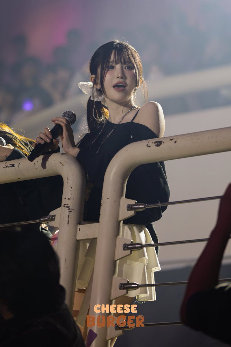 #프로미스나인 #fromis_9 #콘서트 #앙콘 #송하영

첫콘

송하영 1p