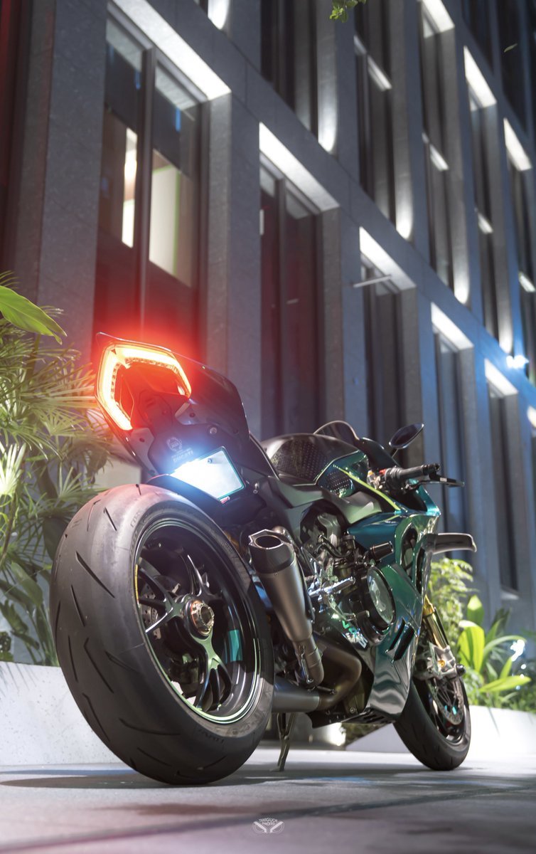 歳とったので更新😇 名前:太郎 年齢:23 バイク歴: zx-25r ↪︎ s1000rr