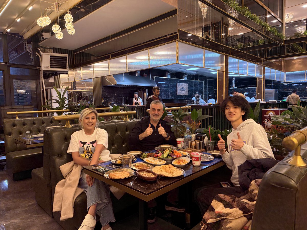marslann08's tweet photo. Türkiye aşığı Japon misafirimiz Yuta'yı misafir etmekten dolayı  çok mutlu olduk. https://t.co/vjbIex5RLf