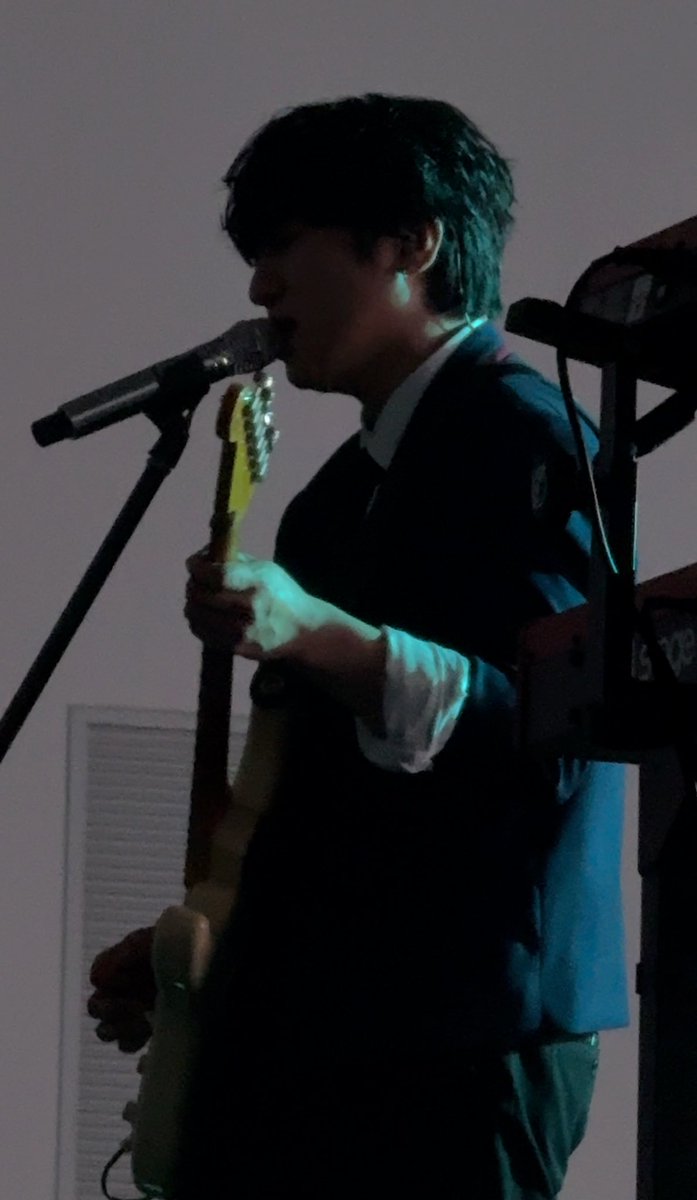 좀비 엔딩에서 조명이 꺼지는 그 순간의 분위기 때문에 수천번 돌려봄... 아비켐어좜비~,,,