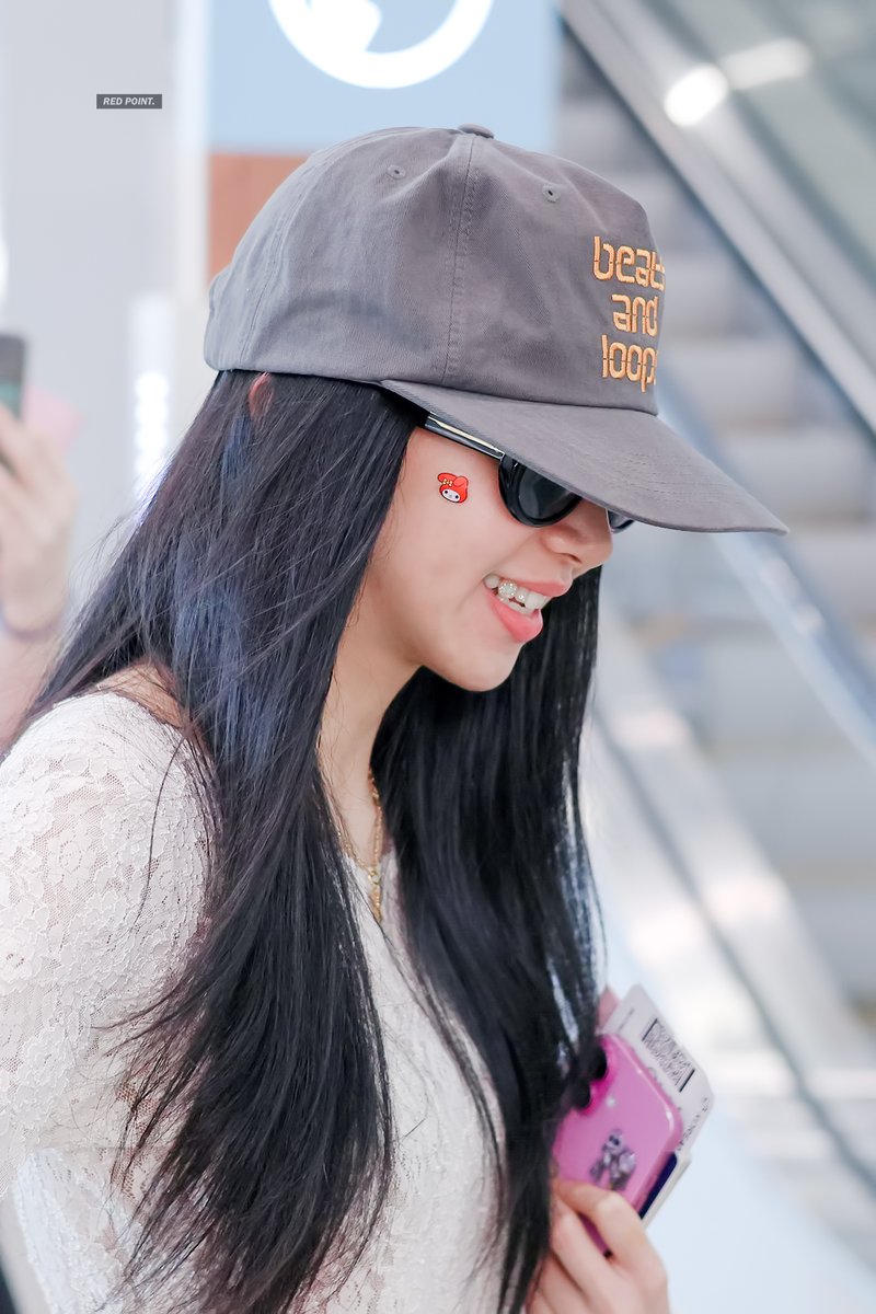 RED POINT💋. tweet media