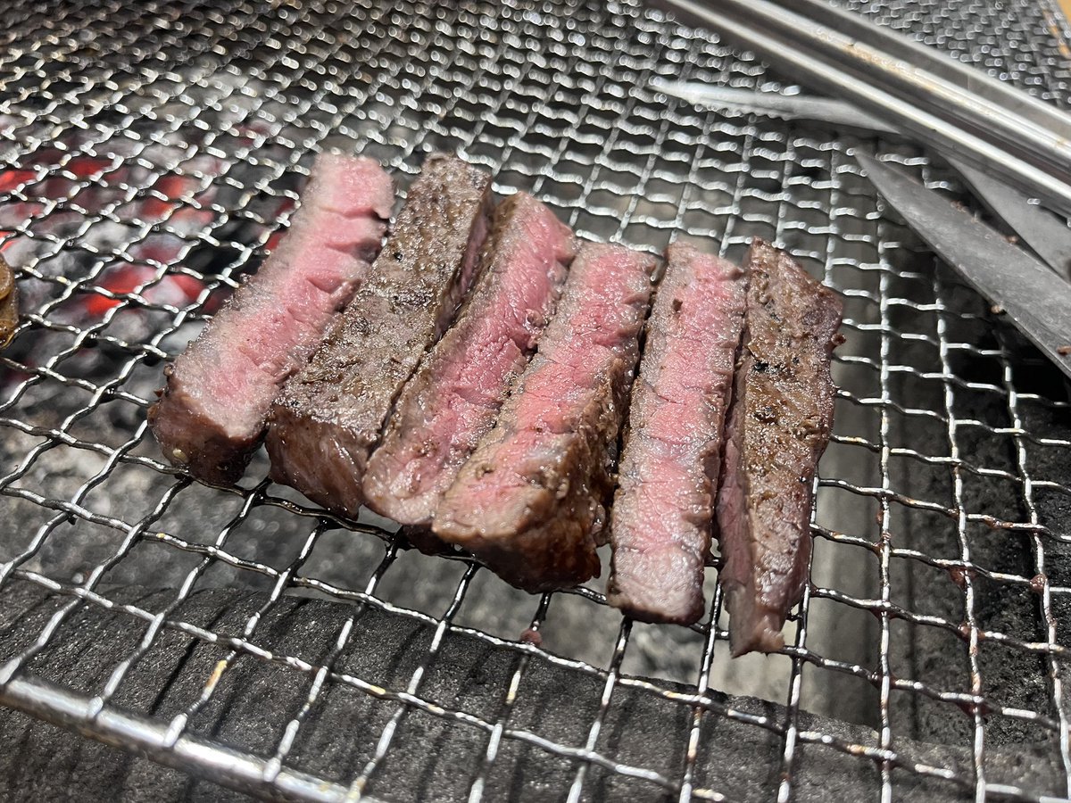 yu__ya_u's tweet photo. 宿難民のおひさま俺ん家で肉焼かないか？

 #日向坂46 #ひなたフェス #おひさま https://t.co/PUo9Ddxdml