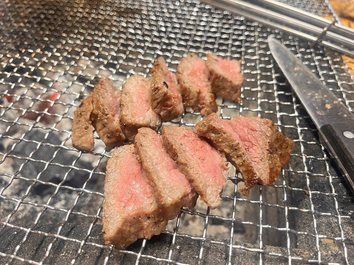 yu__ya_u's tweet photo. 宿難民のおひさま俺ん家で肉焼かないか？

 #日向坂46 #ひなたフェス #おひさま https://t.co/PUo9Ddxdml