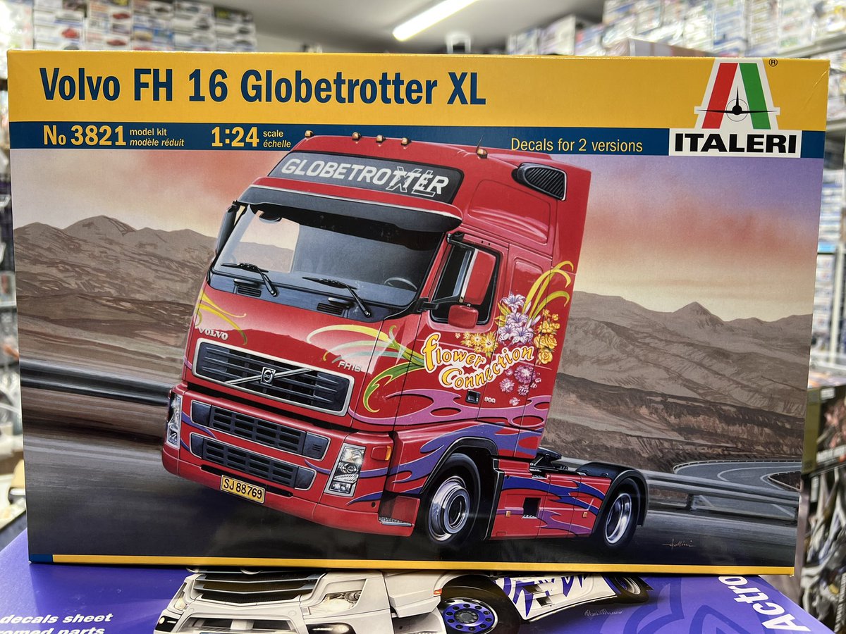 イタレリのトレーラーヘッドを追加しました。すべて 1/24で、『ボルボ