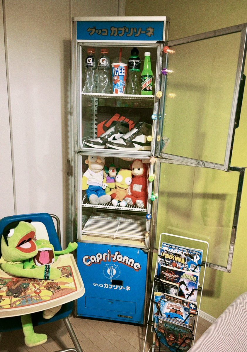 お世話になった冷蔵庫 壊れた冷蔵庫が メルカリで300円だったのでポチッた。 ショーケース