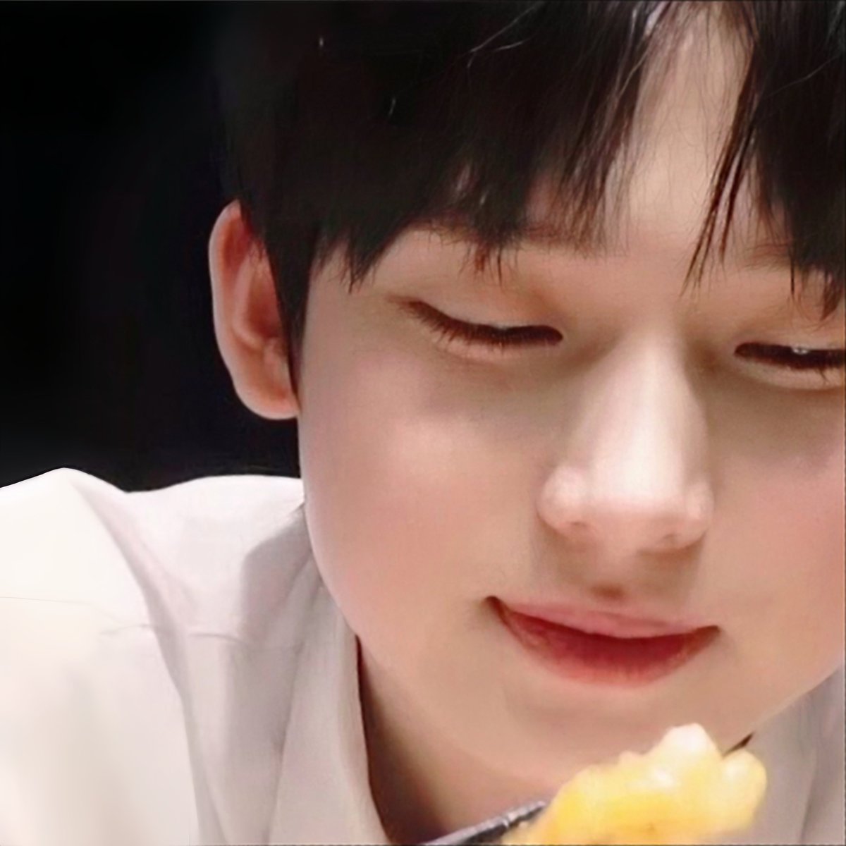 Day 17 | one day, one cute picture of Ddeonu 🧀🥢

#SUNOO #선우