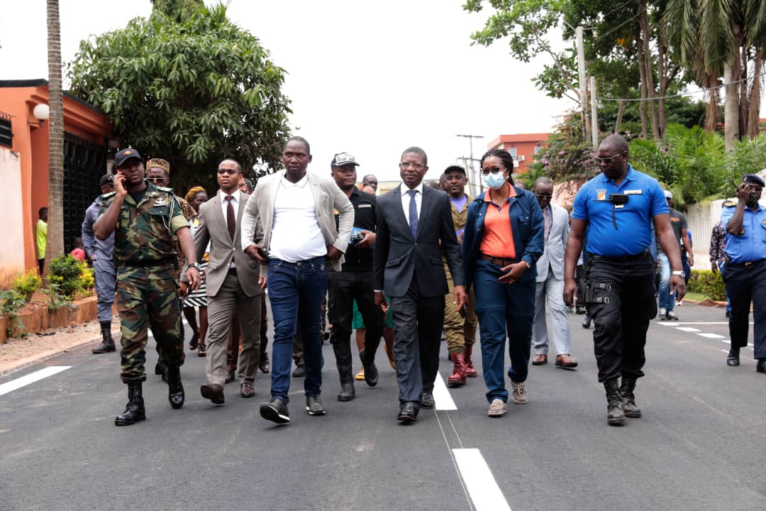 messi_luc_'s tweet photo. Route reconstruite à Bastos base BIR. Je profite de l'occasion pour souhaiter une bonne fête à tous les jeunes de Yaoundé et du Cameroun.
#Yaounde #Cameroun #CUY https://t.co/Veieba1oRN