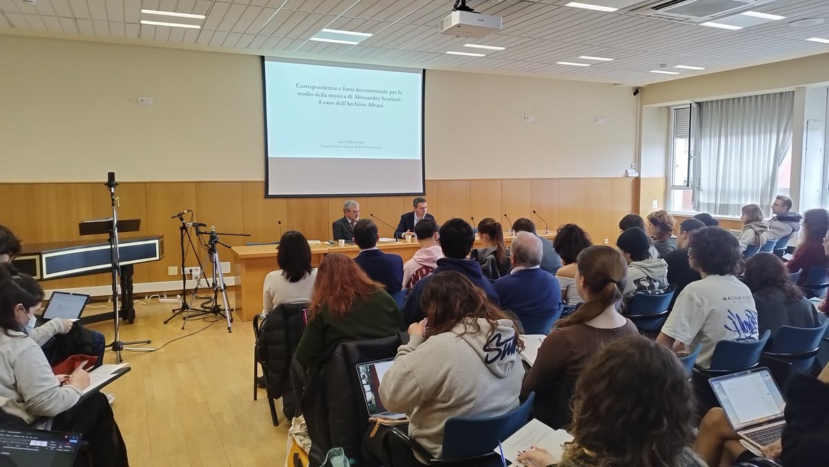 Inauguración del IV Seminario de filología e interpretación musical de la ópera italiana entre los siglos XVII y XVIII en <a href="/MusicologiaUCM/">Dpto Musicología UCM</a>
Con <a href="/arcontefrisseo/">José María Domínguez</a> , <a href="/DeliAgundez/">Delia Agúndez</a> e <a href="/ICCMU/">Instituto Complutense de Ciencias Musicales</a>