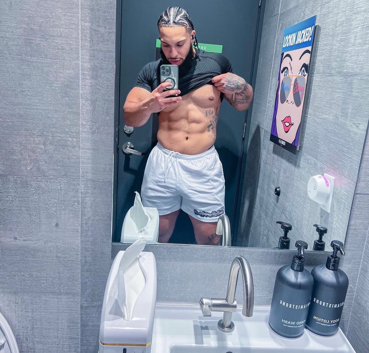 jstrokums tweet media