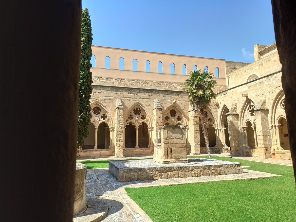Real Monasterio de Rueda tweet media