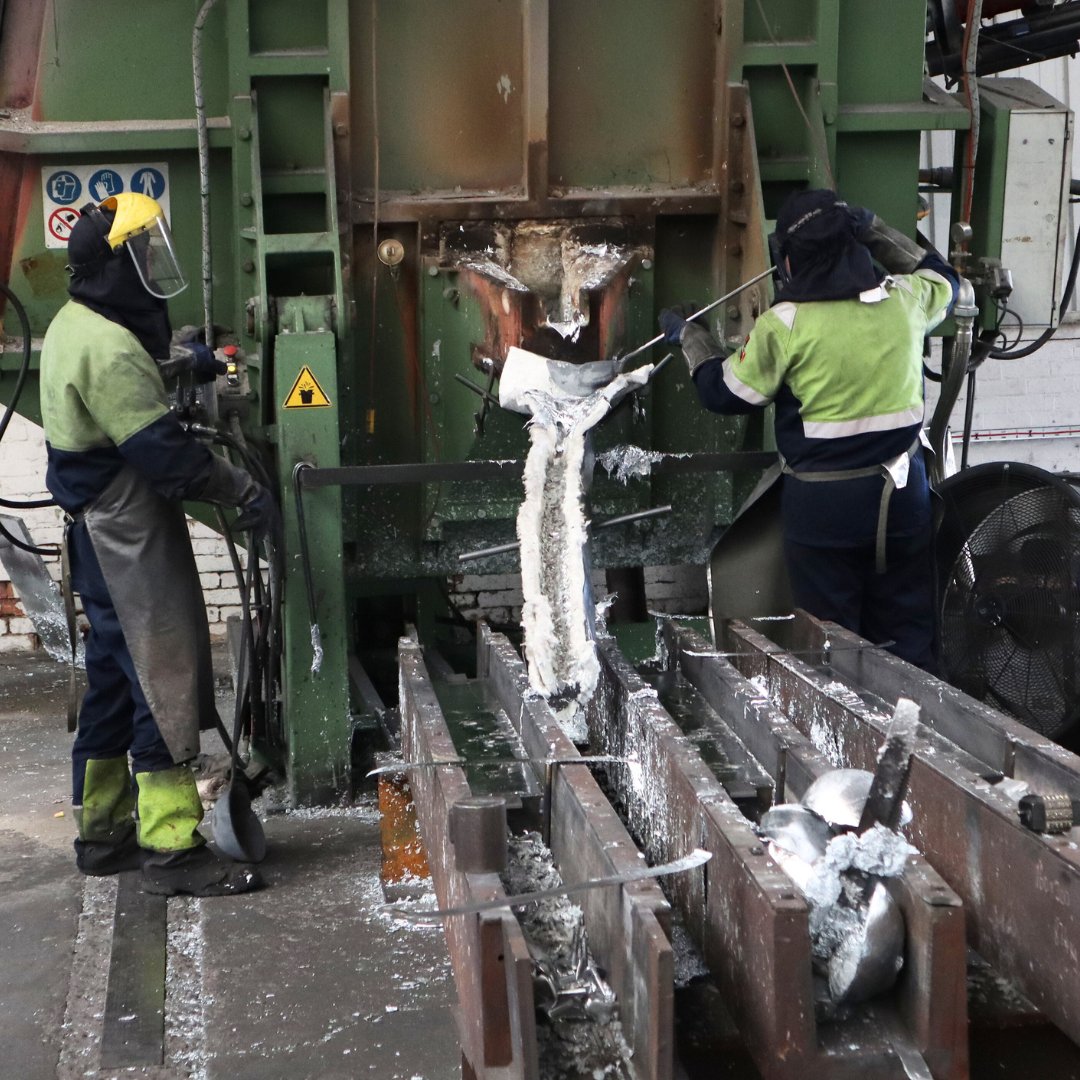 Metecgroup's tweet photo. Controlled anode casting.

Consistent process.

Repeatable quality.

Long-term corrosion protection starts long before installation.

#PeopleAtWork #WorkplaceCulture #SkillsAndTraining #EngineeringCareers https://t.co/QM5eCLdPNU