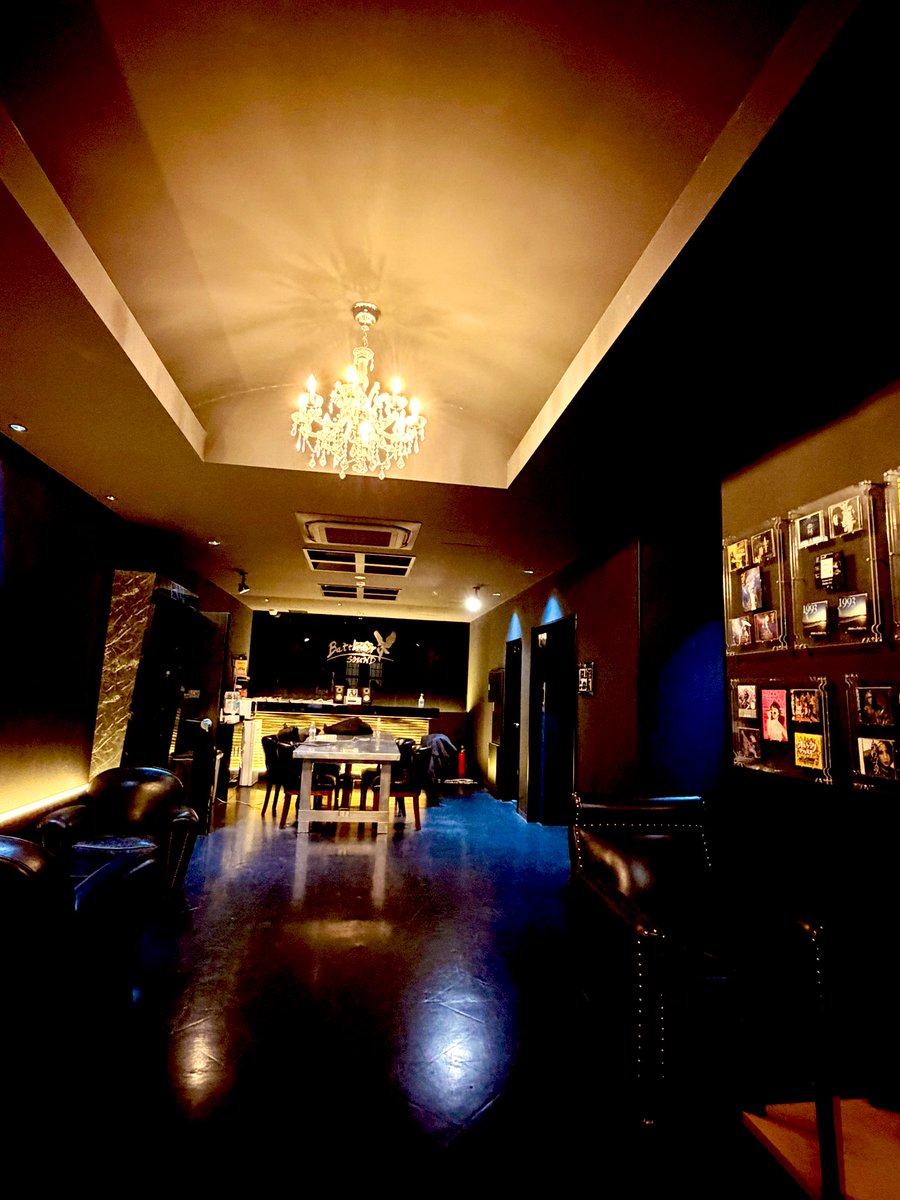 YukaTsumura's tweet image. 初のCo-writeCamp、今日で２日目が終了‼️
フランスに韓国にシンガポールに国を超えた総勢8名で出し合うideaにmelodyに、何もかもが刺激的であっと言う間の時間だったぁぁあ⏳３日目は日をまたぐけど、今日のベースがまたどんな形になっていくか楽しみ🔥

#CowriteCamp 
#composer