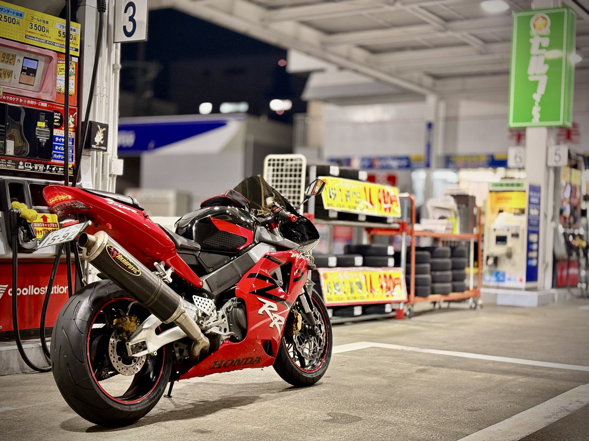 ガソスタはなぜ映えるのか。