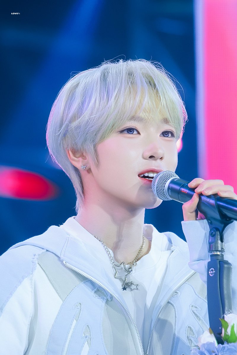 𝐋𝐎𝐕𝐄% tweet media