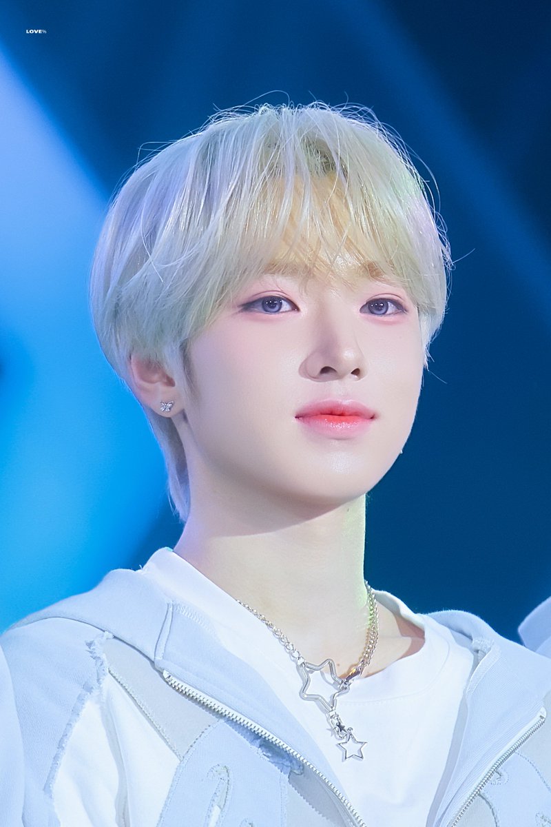 𝐋𝐎𝐕𝐄% tweet media