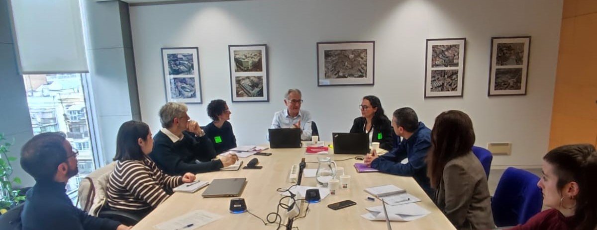 FESOCAinfo's tweet photo. Reunió de dijous 5 de febrer entre entitats del @COCARMI i l’Àrea de Promoció de l’Accessibilitat (@dsocialscat) pel coneixement dels Plans sectorials i municipals sobre #accessibilitat, els canals i mecanismes de resolució dels dubtes tècnics, etc. https://t.co/nxW4SRM6jV