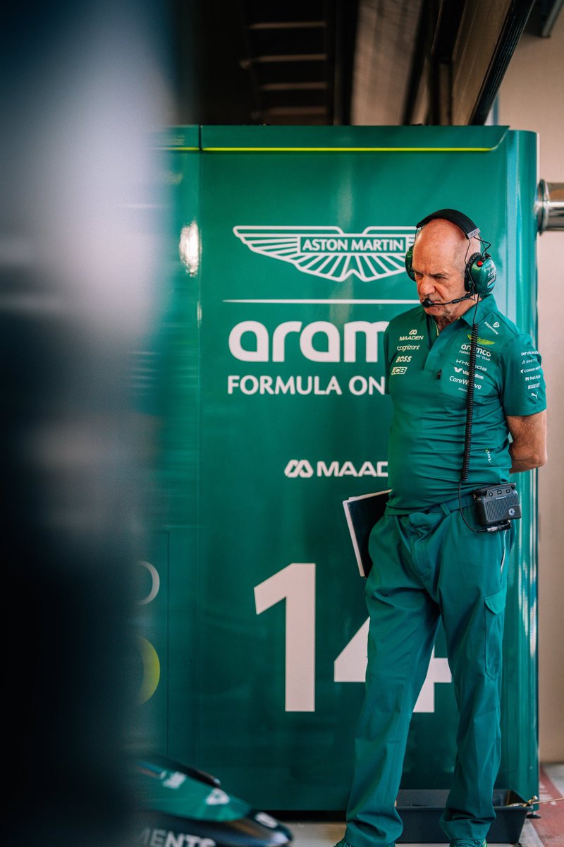 Este tarado ha hecho el coche más complejo, agresivo y radical de la historia de la F1 para que le monten un motor de un Seat Ibiza que si supera las 2000 revoluciones explota

Bienvenido a la Fernando Alonso experience, Adrian