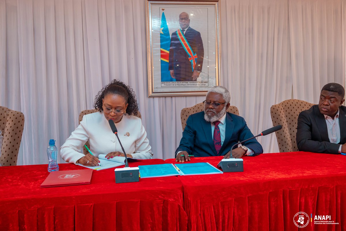 investindrc's tweet image. #Kinshasa, le 10.02.2026

ANAPI et Fonds Social de la République scellent un partenariat stratégique pour le développement agricole et l’autonomisation des communautés rurales

L’Agence Nationale pour la Promotion des Investissements (#ANAPI) et le @Fonds_SocialRDC  (FSR) ont