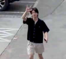 สิ่งที่คนทั่วไปเห็น                         สิ่งที่กุเห็น 🤟🏻