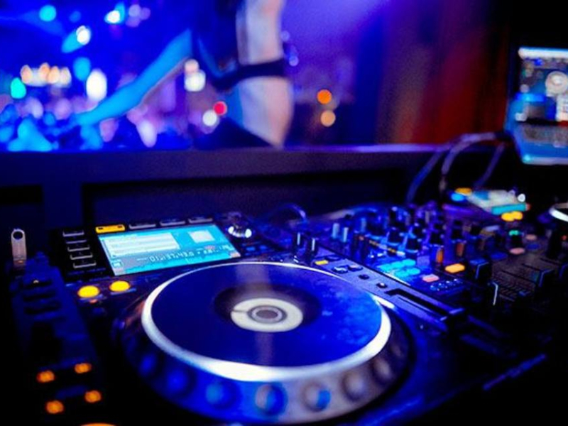 Un joven de Don Benito, juzgado en Madrid por una presunta estafa de más de 72.000 euros en discotecas
donbenito.com/un-joven-de-do…