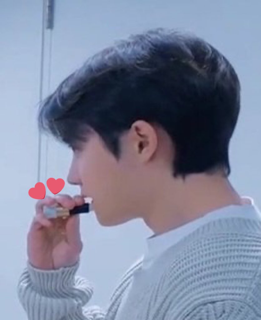 경스립밤 에ㄹ메ㅅ라고..?
여기 요즘 그이가 자주애용하는...👀