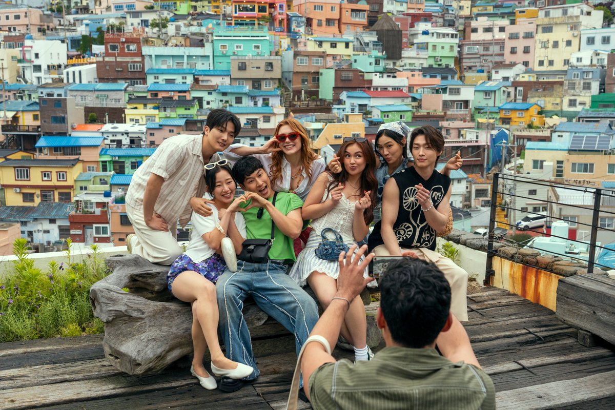Netflix_PH's tweet photo. New semester, new secrets, new situationships.... But the same Kitty shenanigans we know and love ๐ ๐ I can't keep my lips sealed about this first look at XO, Kitty Season 3, returning April 2!
#XOKitty #AnnaCathcart #SangHeonLee #GiaKim #AnthonyKeyvan https://t.co/fhjP7j7Woa