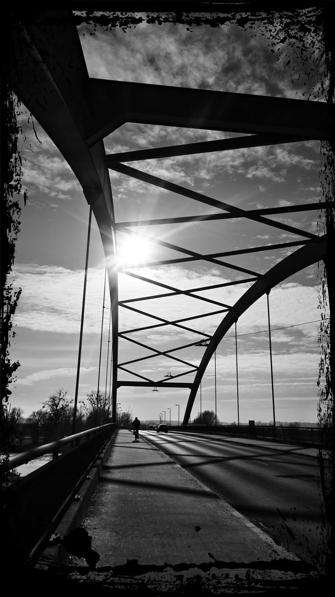 SilKath's tweet photo. #photography #fotografie #streetphotography #blackandwhitephotography #cityphotography #City #Nikon https://t.co/vYTuCHJB85