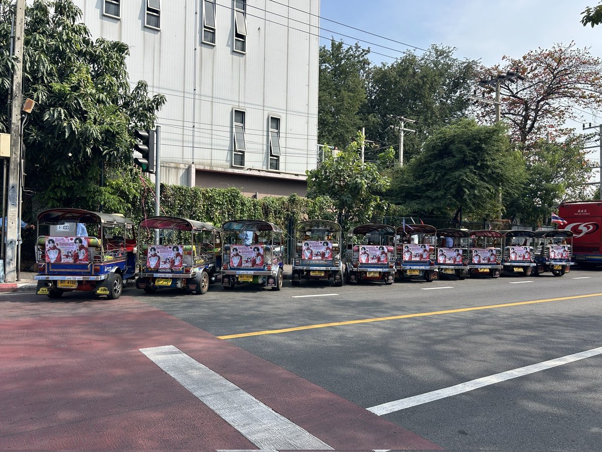 yanforkac's tweet photo. 😊😊😊😊
Period: 2.11 – 2.25
Tuk-Tuks: 10 units
Pick up from Sukhumvit, Bangkok.
#KACHIN  #smtr25 https://t.co/8YDgTDLLDg