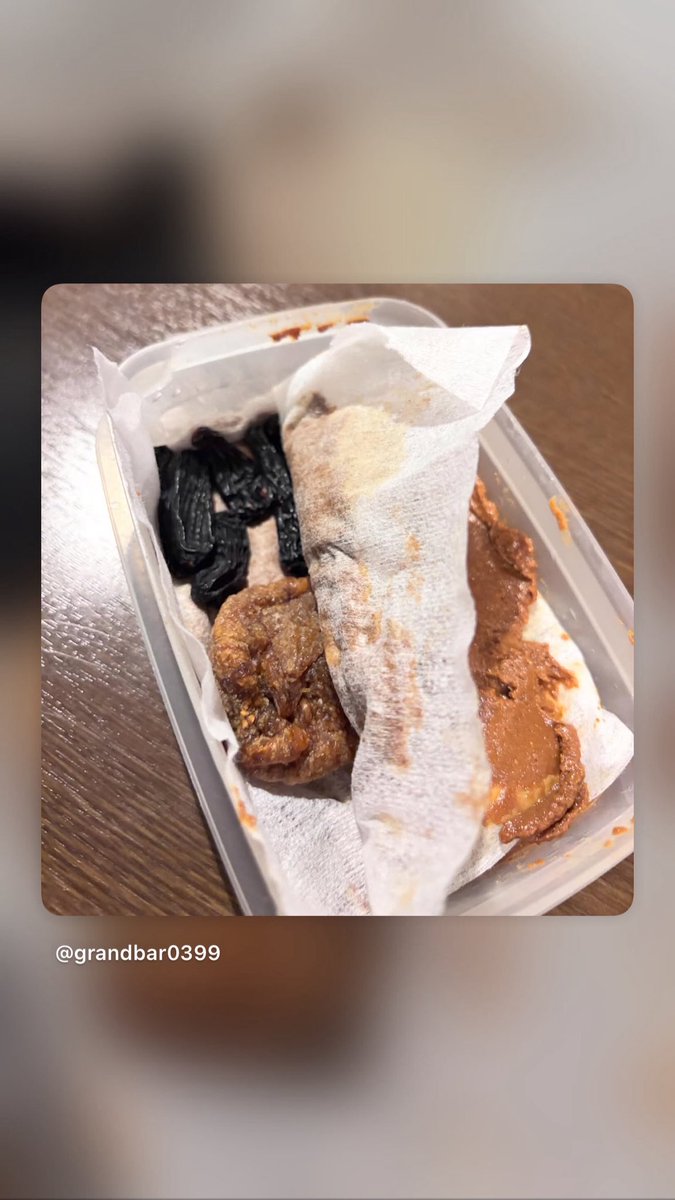 GRANDBAR0516's tweet photo. レーズンの酒粕漬けが美味しいと教えていただいたので早速チャレンジ
レーズンと一緒にイチジクも漬けてみます　���用するのは非売品の大吟醸酒粕❗️明日が楽しみです。
うまくいったらお通しに登場させますね😊 https://t.co/5Lc9G7Cu3m