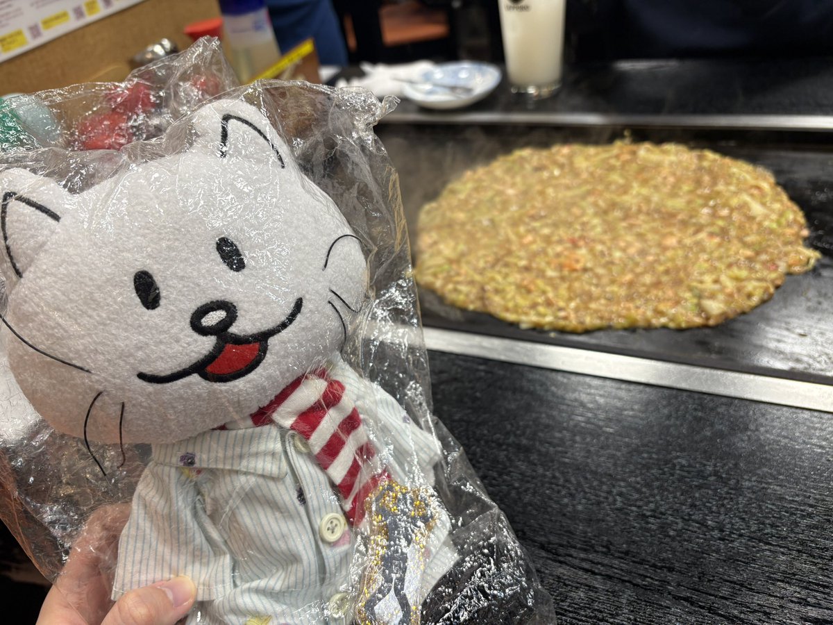 Kfujibump's tweet photo. あたしたちの2.11は恒例の月島でした
お店の逆側もリスナーさんだった、気づかれてるかな〜 https://t.co/dFrskZPn0e