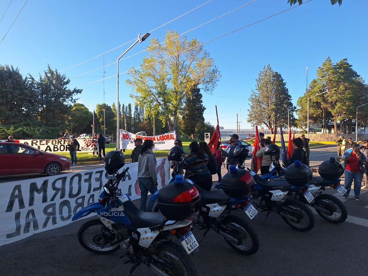 Arrancando la jornada de paro y lucha en Neuquén contra la reforma laboral